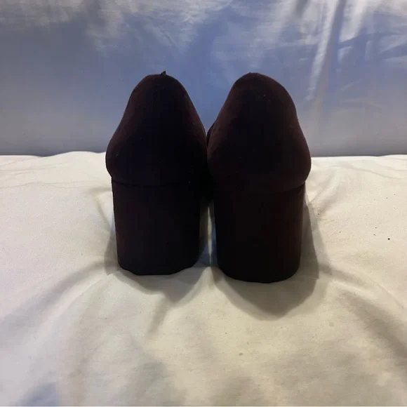 Christian Siriano Burgundy Block Heel Pumps Size 9.5 Office Evening Faux Suede - Picture 4 of 8